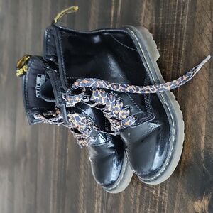 Dr. Martens Delaney 12 Youth